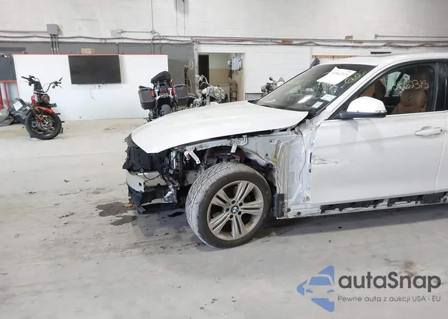 WBA8D9G39HNU62404: 43562315