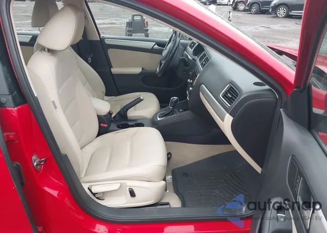 3VWD17AJ3EM373551: 43563414