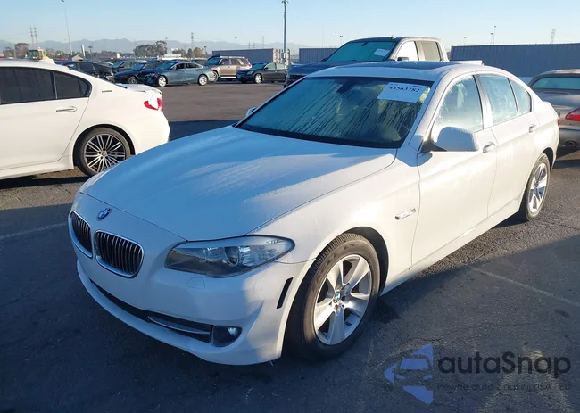 WBAXG5C58DDY30977: 43563782