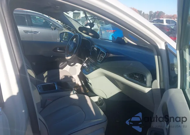 2C4RC1GG8LR166395: 43564058