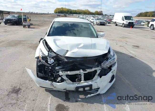 1N4AL3APXJC209230: 43565947