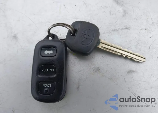 4T1BF28B93U330589: 43565007