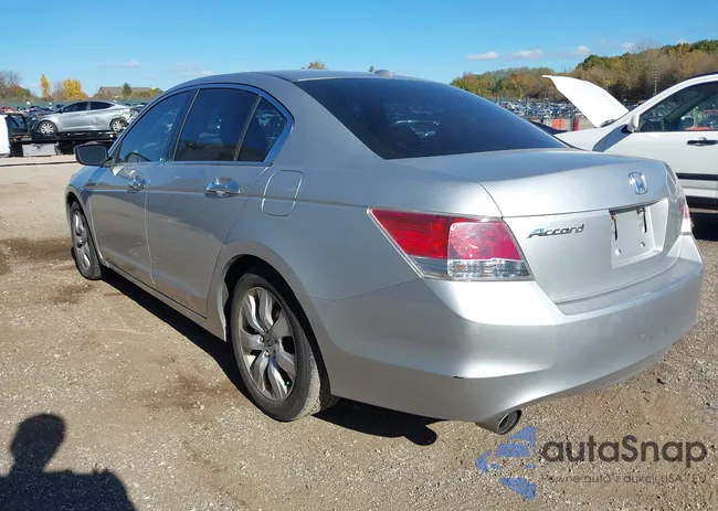 1HGCP36829A028897: 43565026