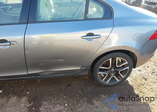 YV126MFL8H2422480: 43566513