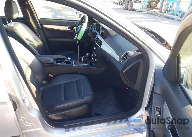 WDDGF8ABXER304473: 43566693