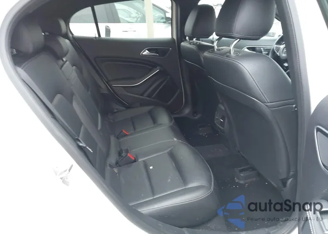 WDCTG4GB5LJ651723: 43566176