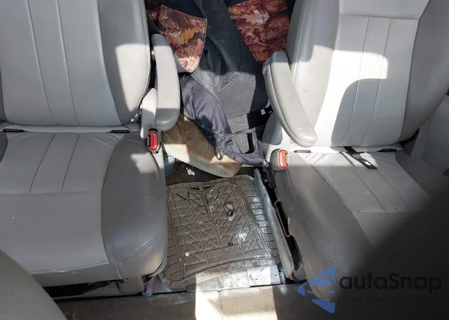 2D4GP44LX5R288356: 43567368