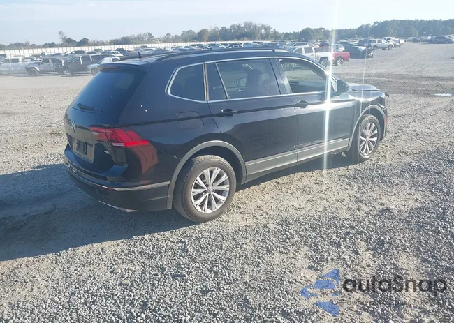 3VV3B7AX3JM121276: 43567785