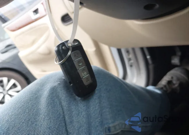 KMHGC4DD8DU257976: 43567020