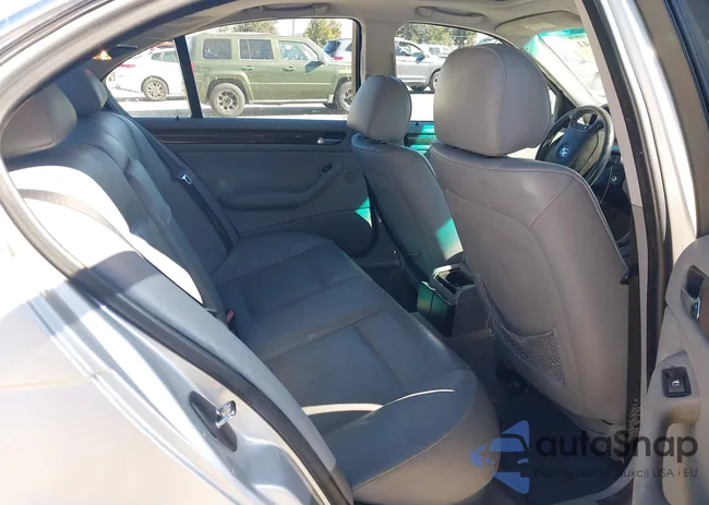 WBAAV53421JS91417: 43567041