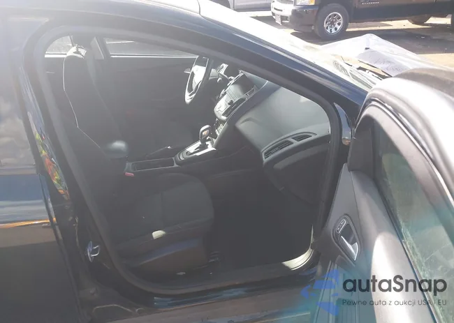 1FADP3F23JL321060: 43568366