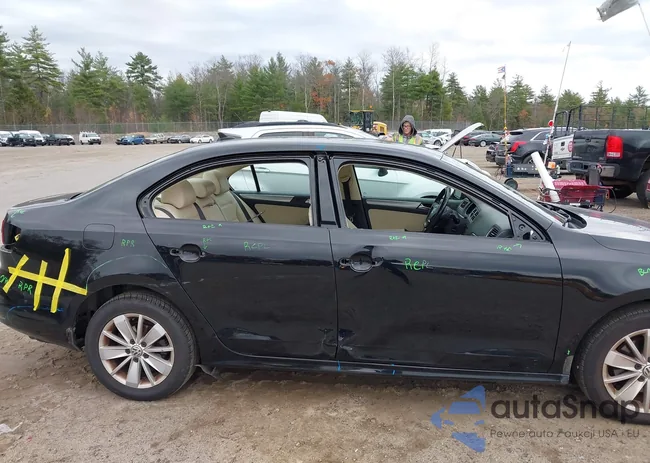 3VWD17AJ0FM296316: 43568095