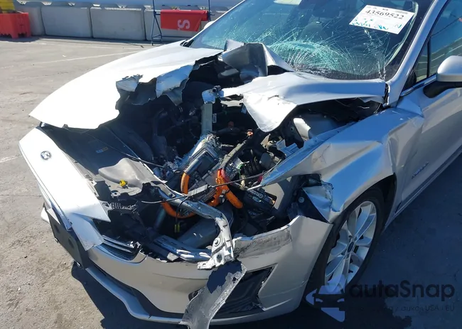 3FA6P0LU2KR268884: 43569522