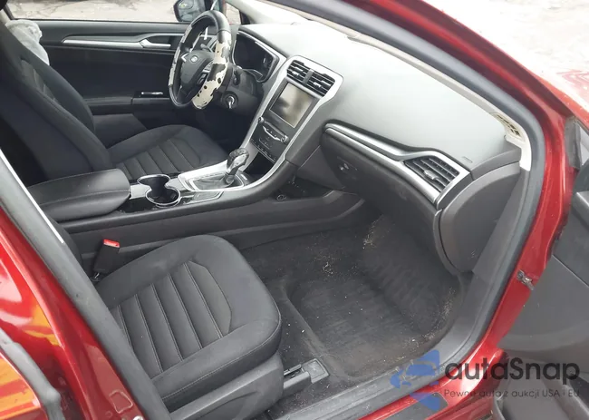 3FA6P0HD0ER226226: 43569791