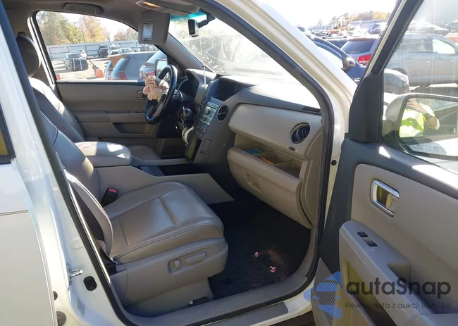 5FNYF3H55BB058208: 43569812