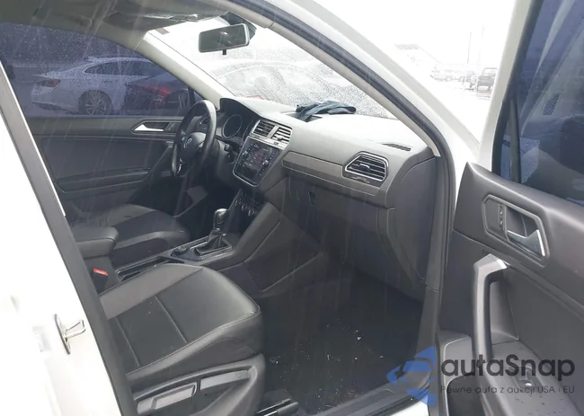 3VV2B7AX2KM049676: 43570352