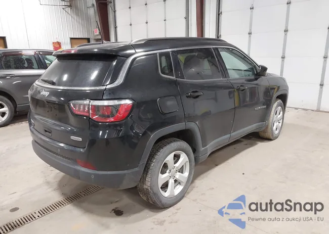 3C4NJDBB4JT431678: 43570429