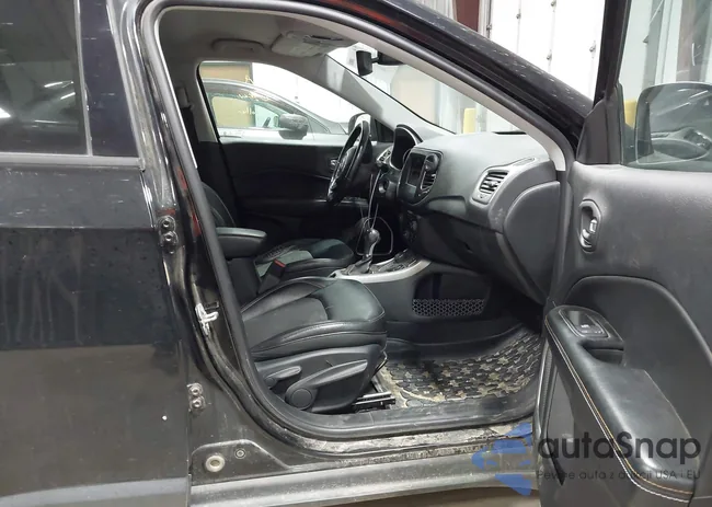 3C4NJDBB4JT431678: 43570429