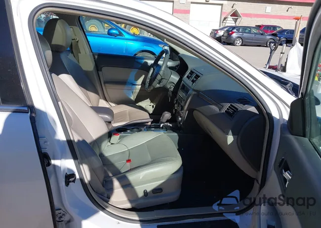 3FAHP0CG8CR386555: 43569960