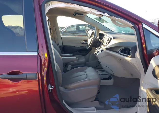 2C4RC1AG5JR317196: 43570229