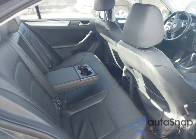 3VWDX7AJ7DM410758: 43571653