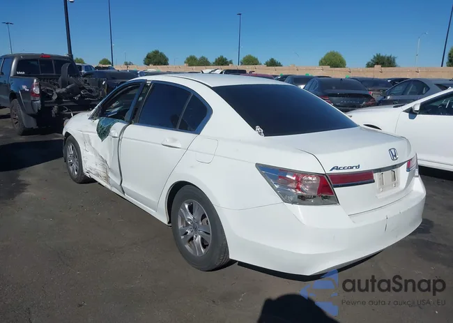 1HGCP2F47BA107558: 43571664