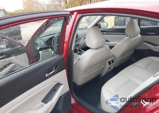 1N4BL4EW5KC136071: 43571853