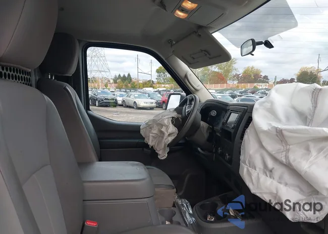 1N6AF0KY8KN802465: 43572620