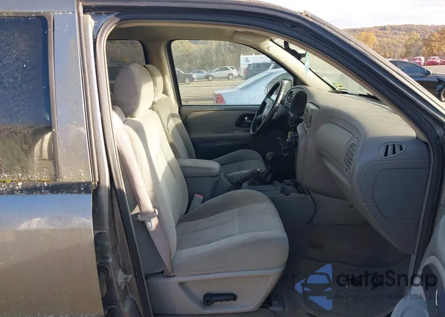 1GNDT13S252264271: 43572160