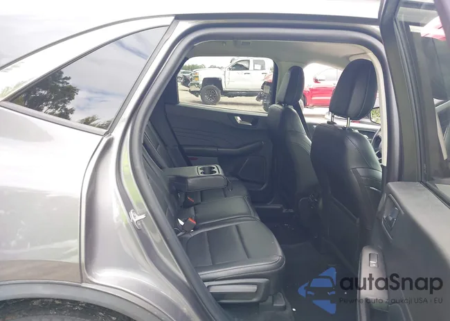 1FMCU9H60MUB35715: 43572221