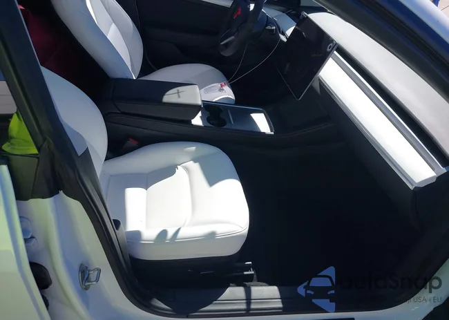 5YJ3E1EA3PF571371: 43573511