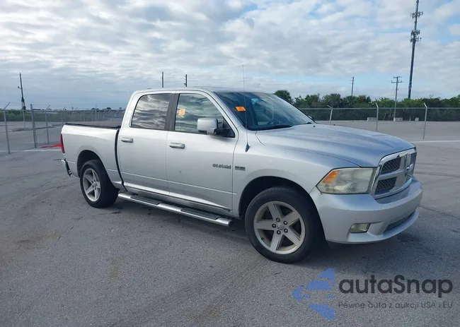 1D3HB13T79S751145: 43574736