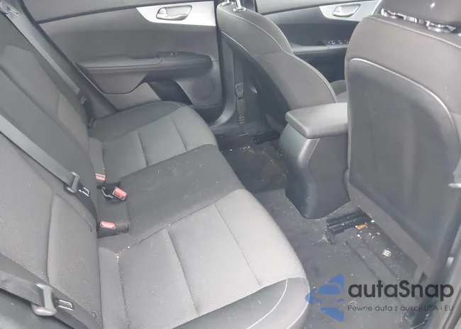 3KPF24AD0RE827708: 43574074