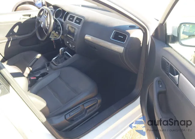 3VWDB7AJ6HM233267: 43574089