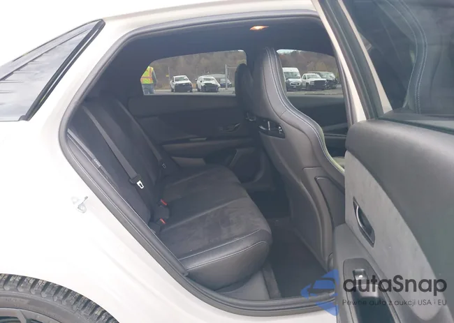 KMHLW4DK3SU027697: 43575551