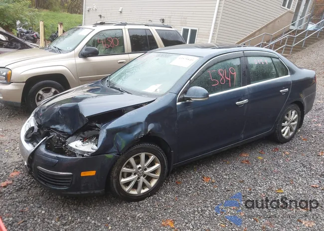 3VWRZ7AJ8AM066305: 43575849