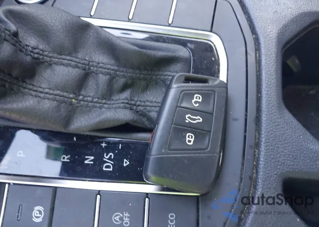 3VWC57BU8KM092365: 43576870