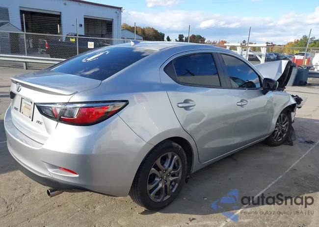 3MYDLBYV8LY714975: 43577812