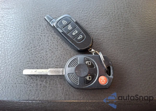 1FMCU9GD2HUC51956: 43577044