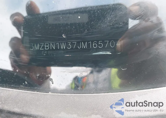 3MZBN1W37JM165704: 43577314