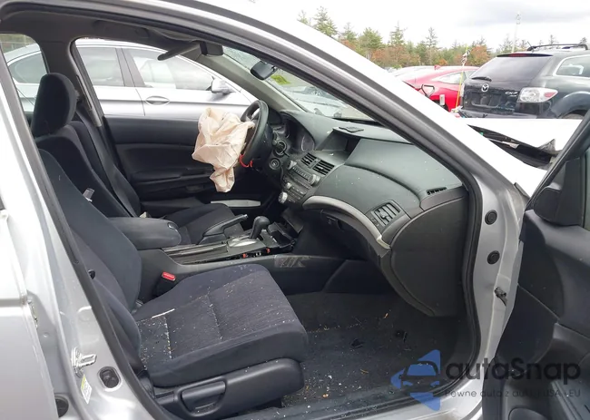 1HGCP2F41CA014147: 43578427