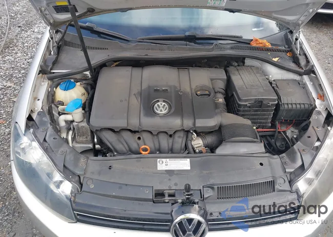 3VWPZ7AJ8AM688751: 43578557