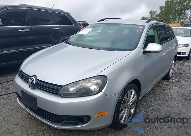 3VWPZ7AJ8AM688751: 43578557