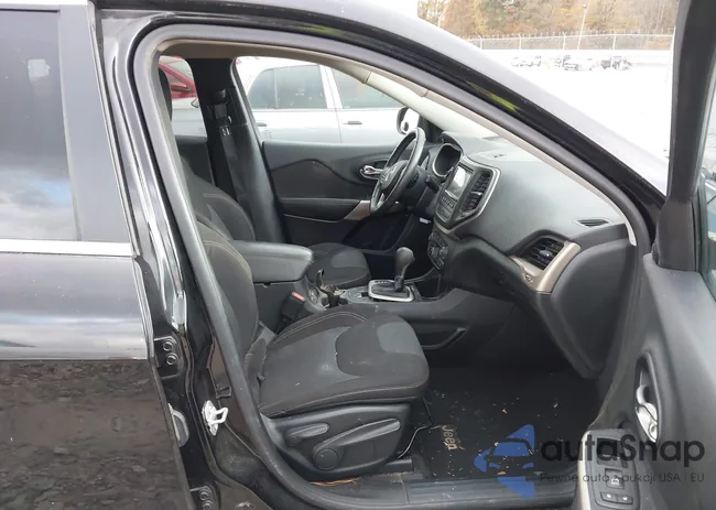 1C4PJLCBXHW643250: 43578575