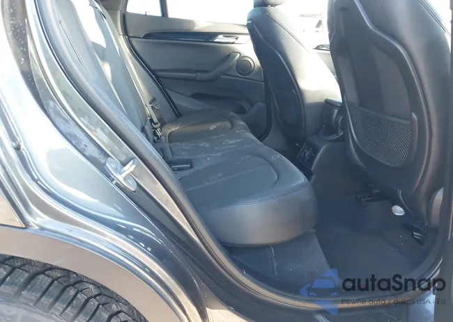 WBXHT3C37GP885996: 43579500