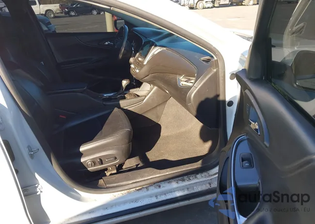 1G1ZE5ST6GF332277: 43579807