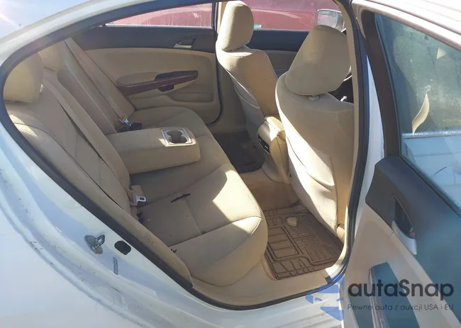 1HGCP2F70CA026414: 43579083