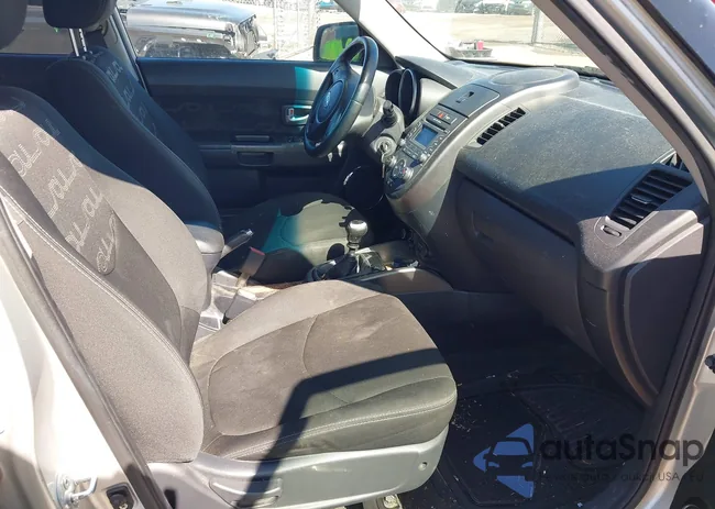 KNDJT2A60C7443044: 43579095