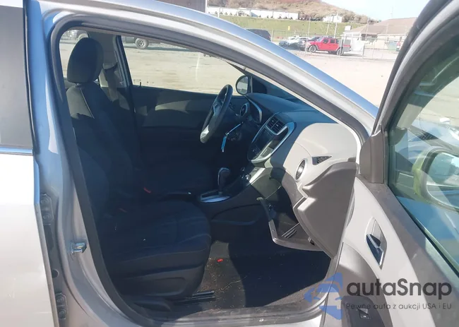 1G1JD5SB9L4142843: 43580533