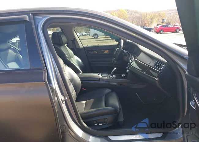 WBAKC6C51CDX99601: 43580699